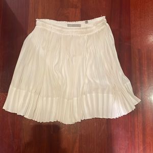 VINCE Micropleat Feminine White Chiffon Mini Skirt (XS)